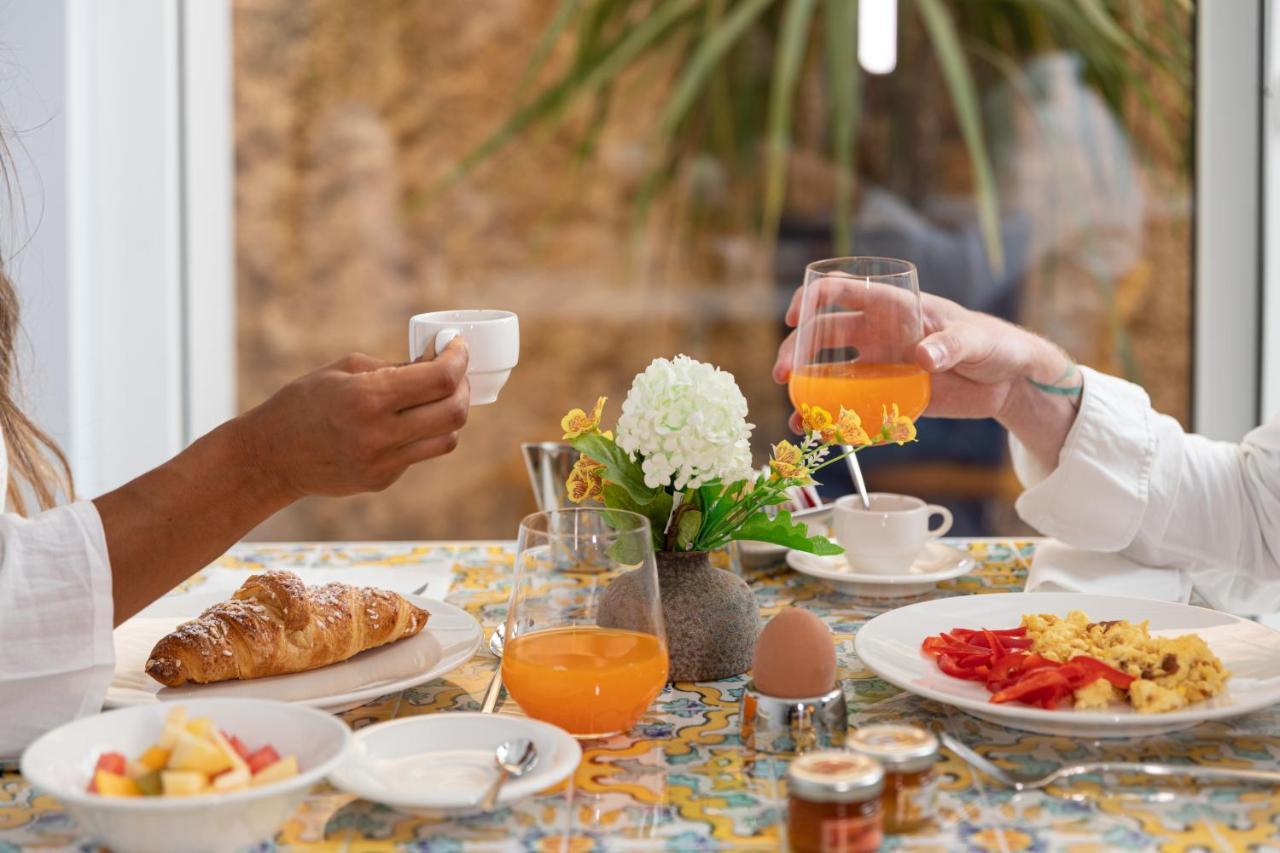 Santa Caterina - Dimora Sul Mare Bed & Breakfast โปลีญาโนอามาเร ภายนอก รูปภาพ
